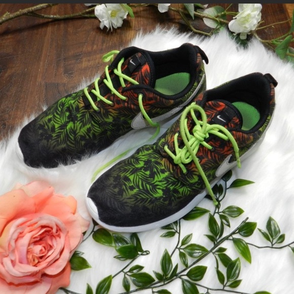 Nike roshe run gs floral tropical print womens sho - Picture 3 of 3